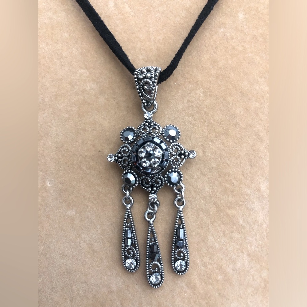 Vintage smokey grey gunmetal rhinestone pendant ( new)
